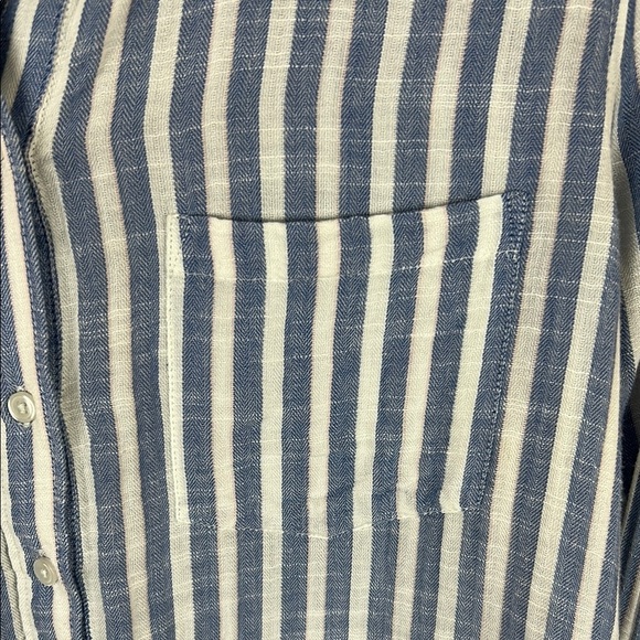 Lucky Brand Flawed Modal Blend Blue and White Half Button Up Blouse Size M - Picture 7 of 12